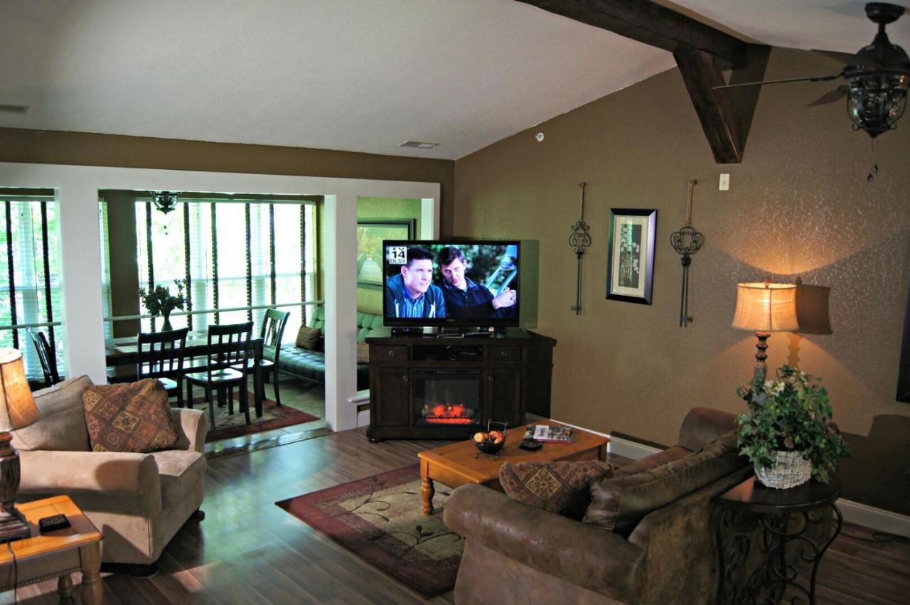 The Club By Dreams2Reality Vacations- Includes Free Attraction Tickets Daily! Branson Room photo